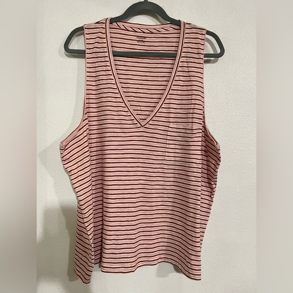 Madewell Tops - Made well woman plus size 3X NWOT Sleeveless V neck  T-shirt